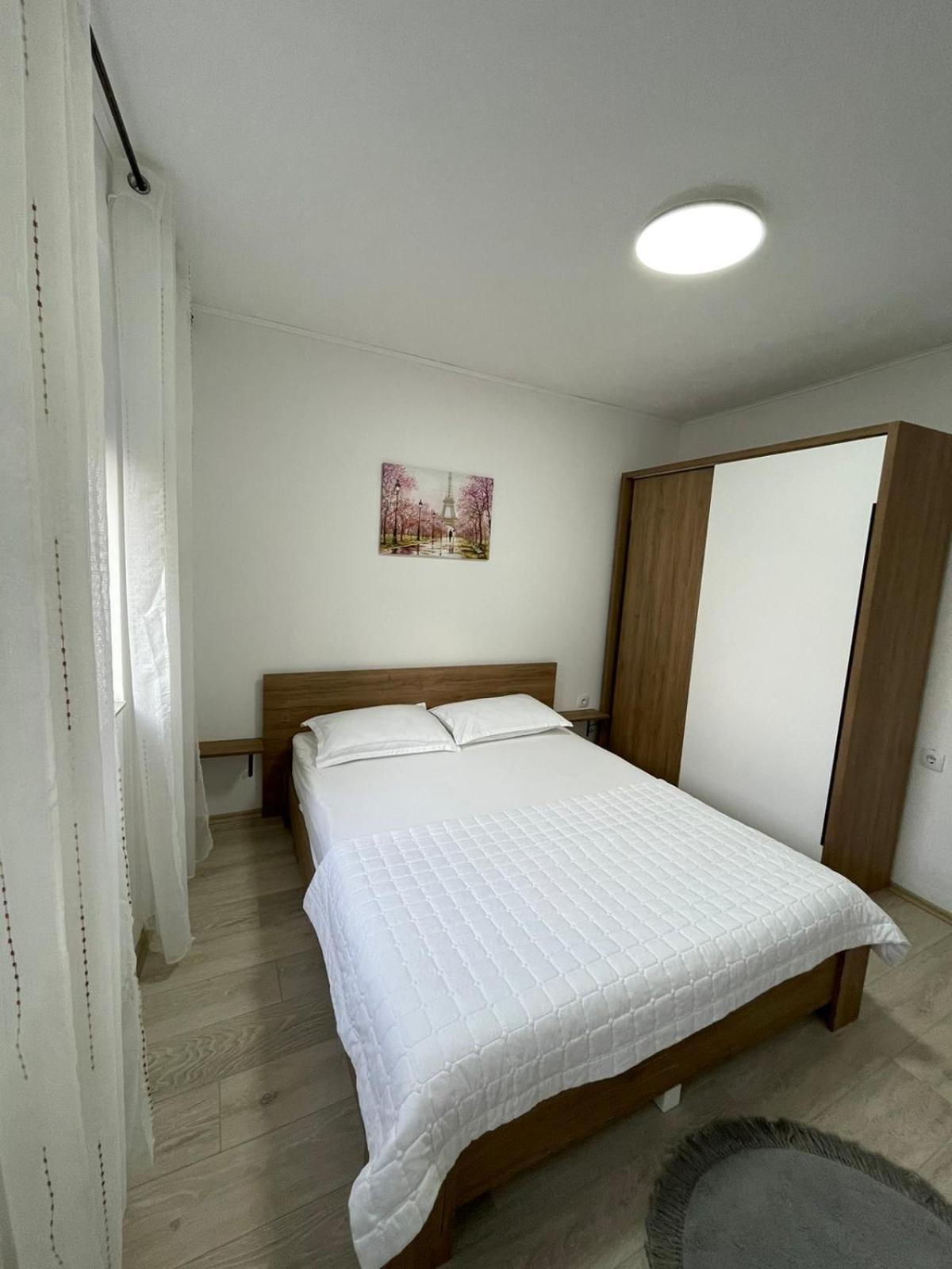 Nessi Apartment Pristina Exterior foto